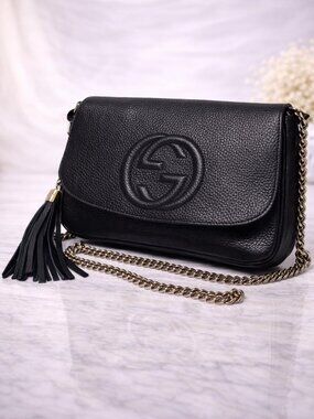 Authentic Gucci Soho Chain Clutch Bag Black Pebbled Leather GG Logo Crossbody